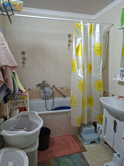 Продам дом в центре жилянки