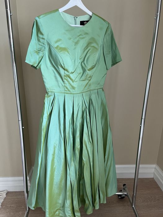 Продам вечерние платья