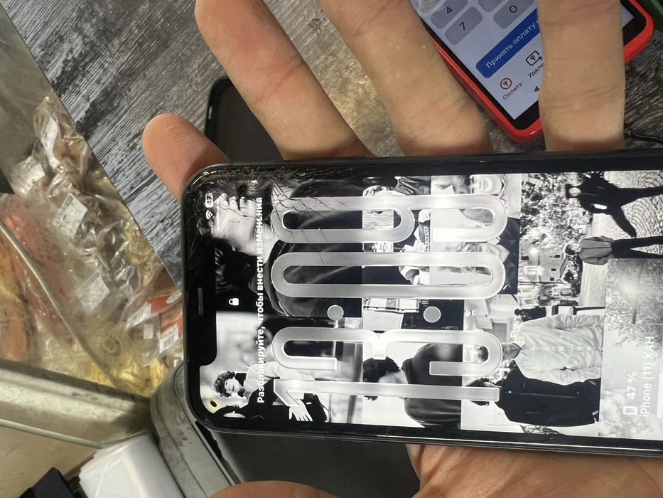 Продам айфон 11