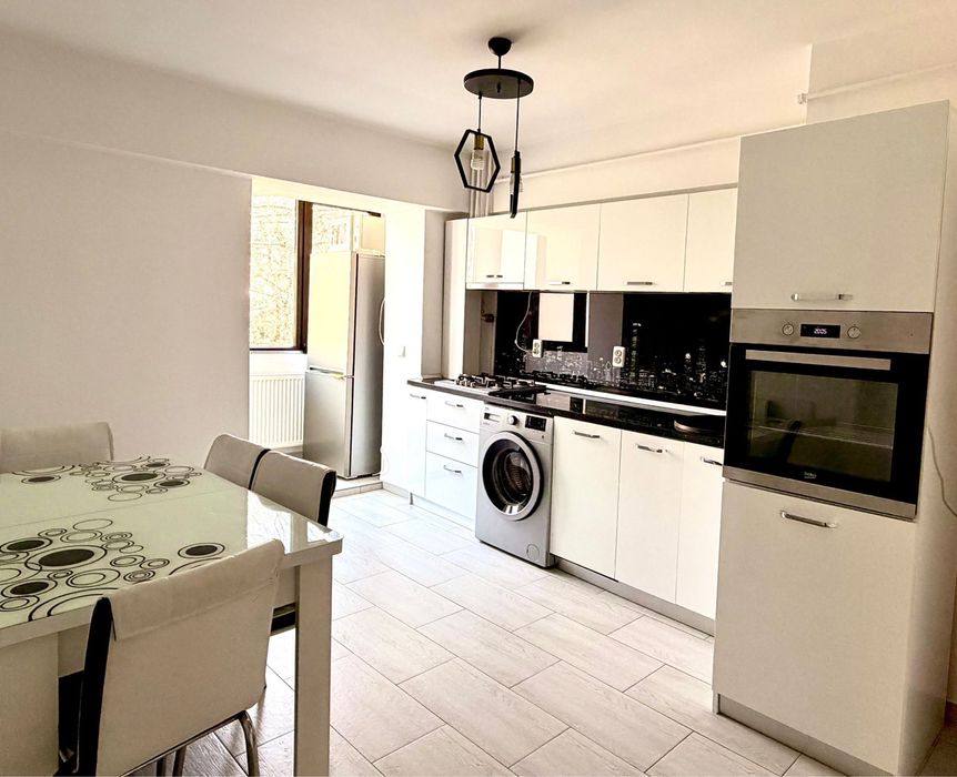 Inchiriez apartament 2 camere ultracentral ( direct proprietar)