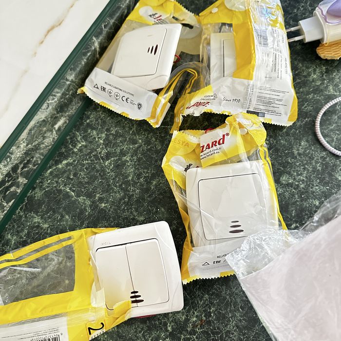 Продам включатели и розетки