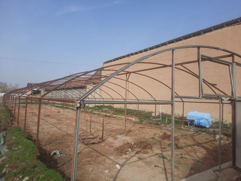 Parnik teplitsa uzunligi 35 metr eni 9metr Jizzaxda sotiladi