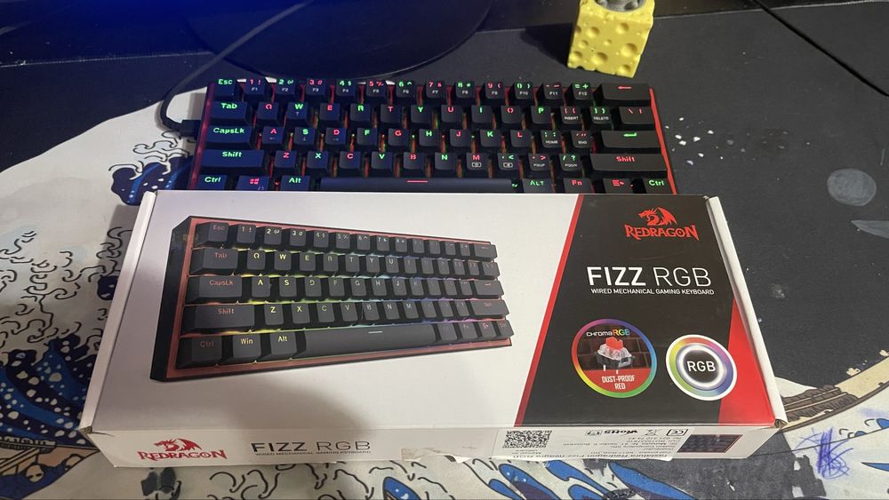 Tastatura mecanica Redragon Fizz—ca noua,cu cutie