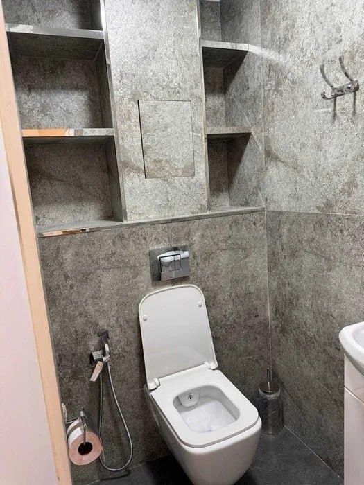 Chorsu metro yaqinda 2 xona uy ijaraga