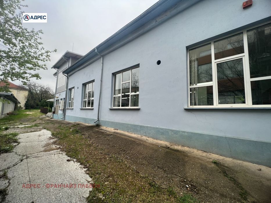 Продава се Склад в Плевен, Кайлъка - 1550 кв.м за 494 €/кв.м - Снимка #1