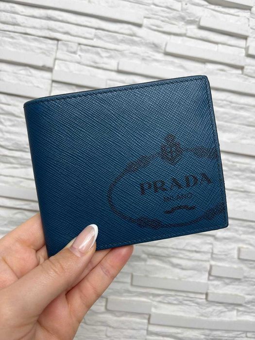 Портмоне на Prada