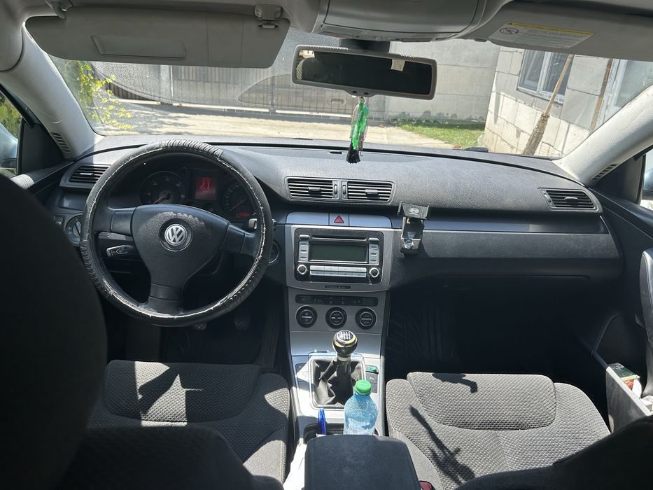 Vând Volkswagen Passat