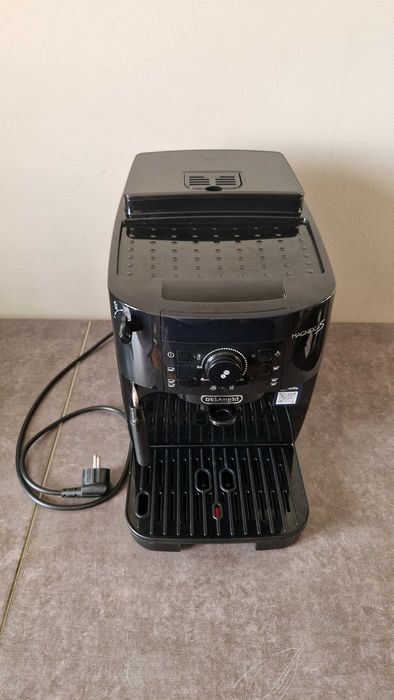 Кафеавтомат De'Longhi Magnifica S в гаранция Делонги