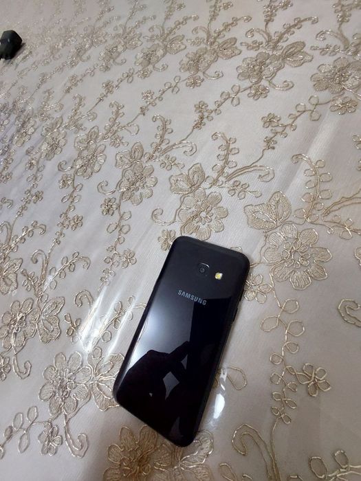 Samsung A3 2017  chotki iwlaydi