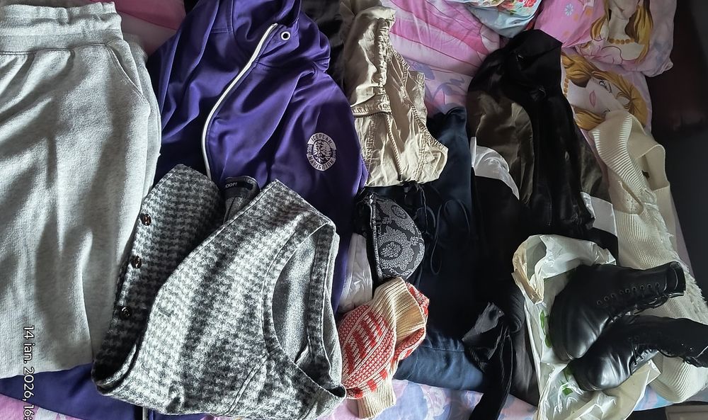 Donez/ofer ghete piele damă+haine M-L