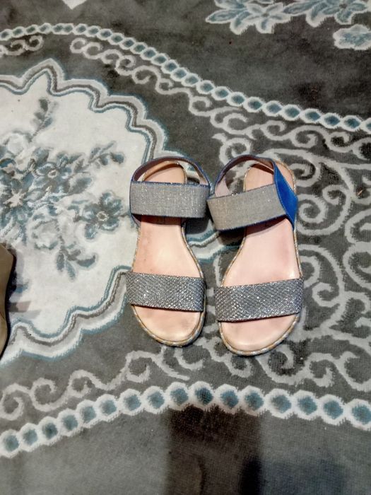 Продам обувь детская