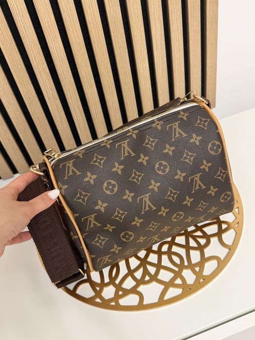 Geanta Luis Vuitton medie unisex incapatoare de umar