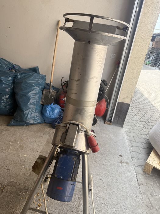 Mașină ,moară mono fazică de macinat