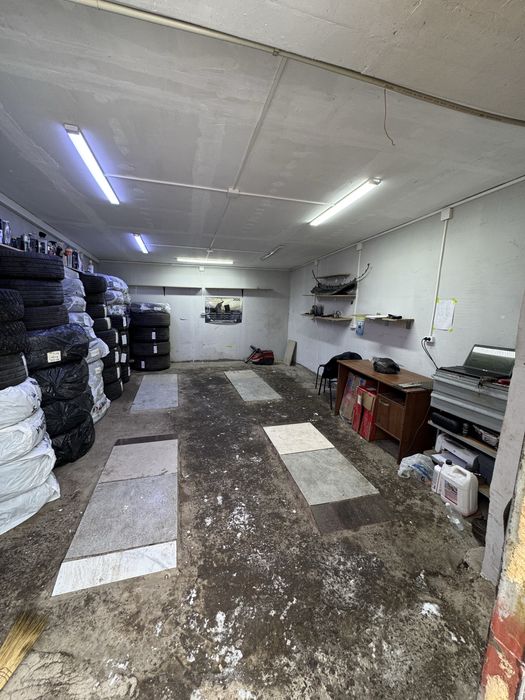 Продам сросно гараж