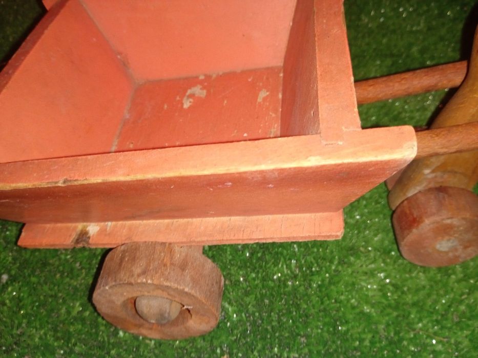 Ретро дървено магаренце с каручка . .