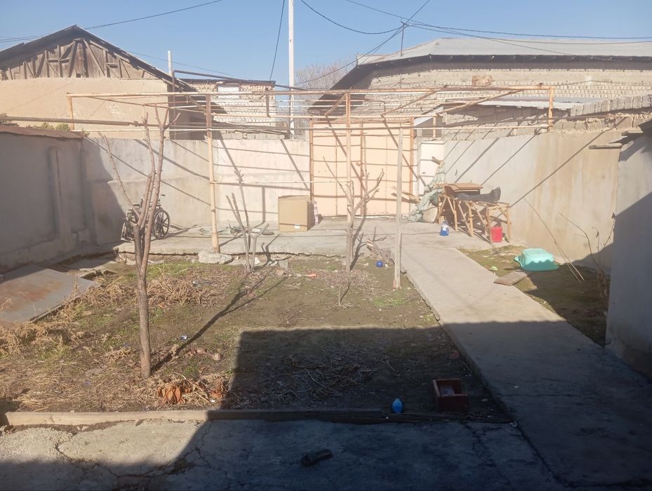 Ховли сотилади срочна