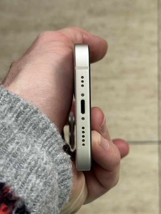 Apple iPhone 13 / 128GB / Starlight / 87% Батерия