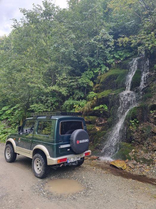 Vând Suzuki  Samurai