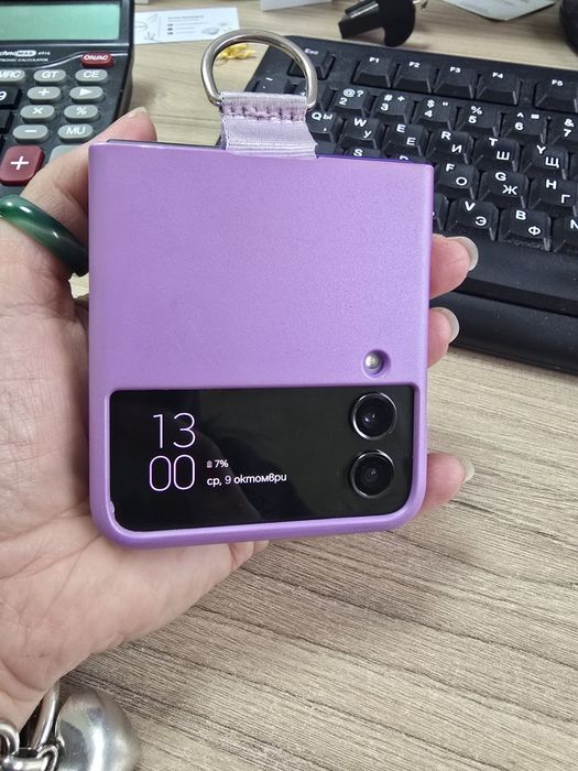 SANLMSUNG Z FLIP 4 256 GB.като нов