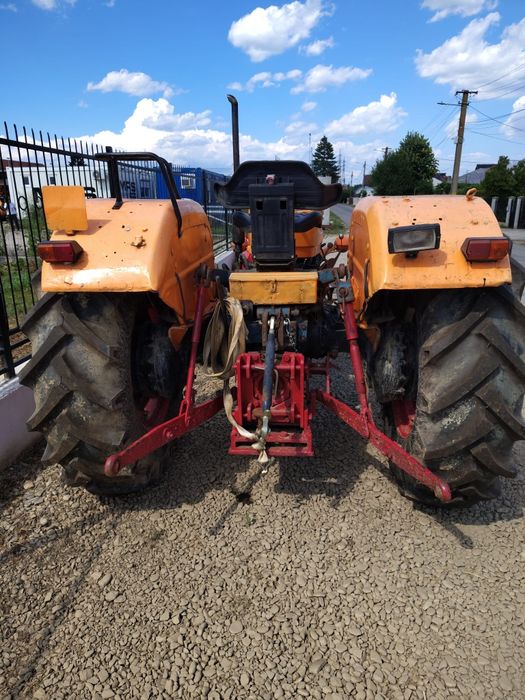 Vând tractor fiat 650