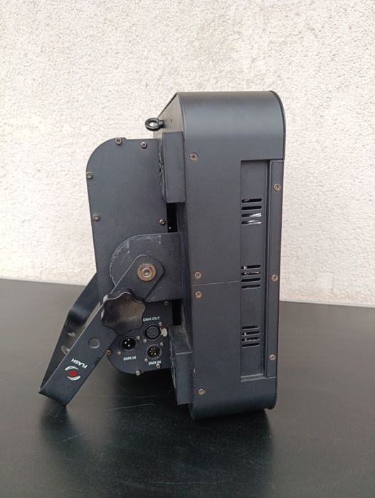 lumini led blinder matrice rgb  16 x 30w