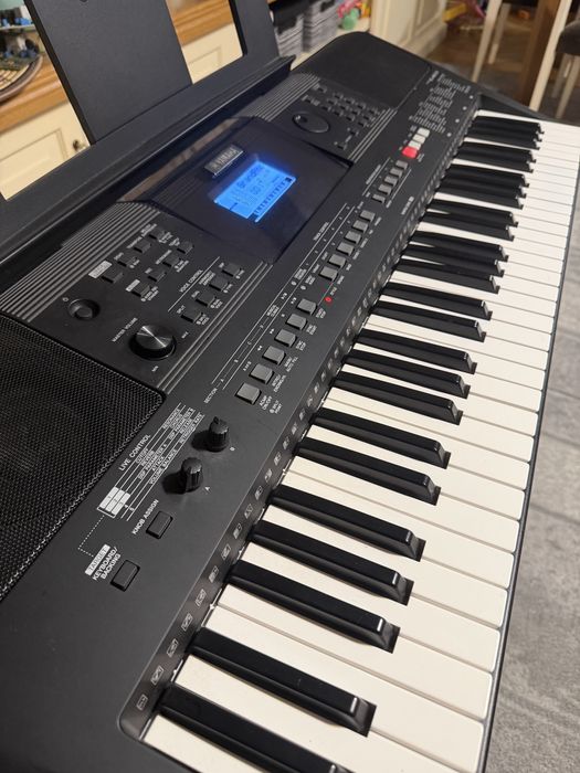 Orga Yamaha PSR E463