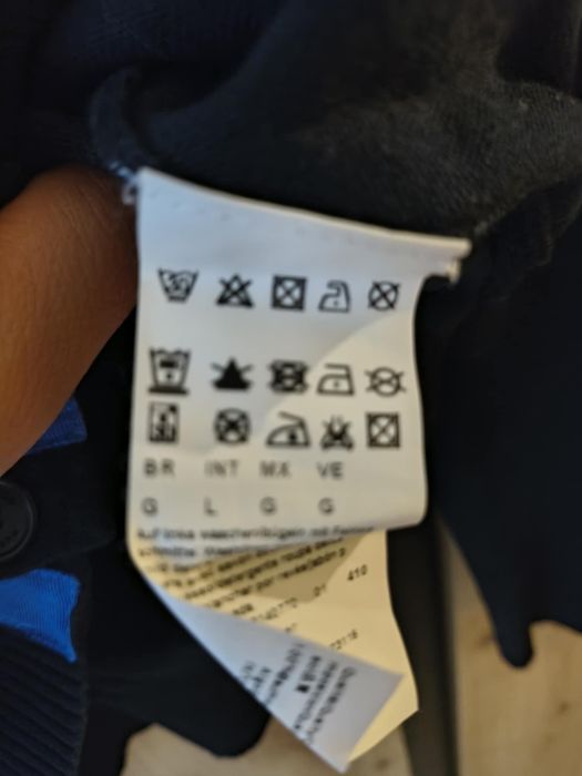 Оригинална жилетка-"Huggo Boss"