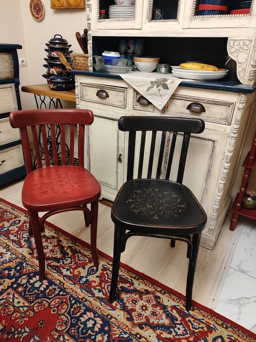 Старинные венские стулья