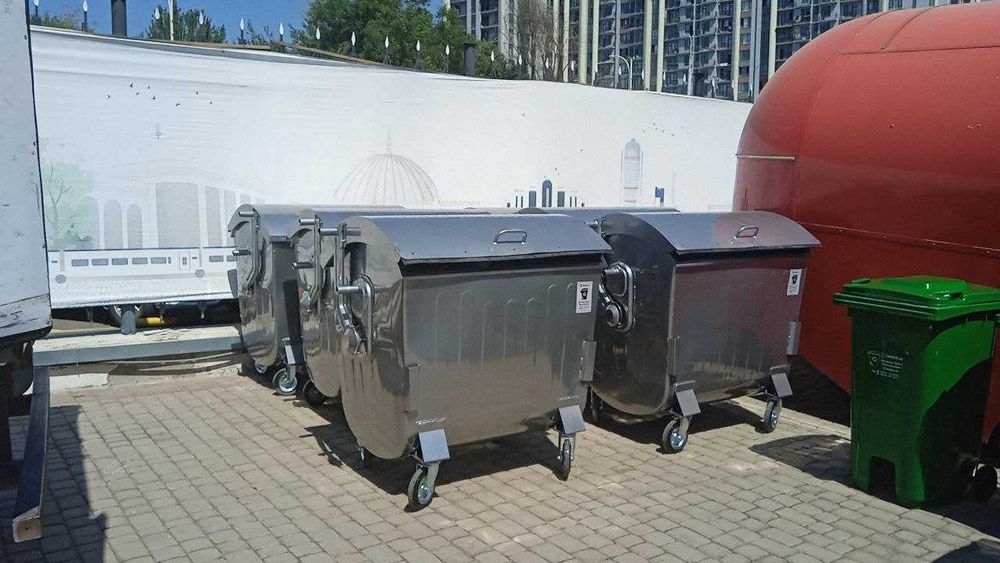 Мусорные баки металлические