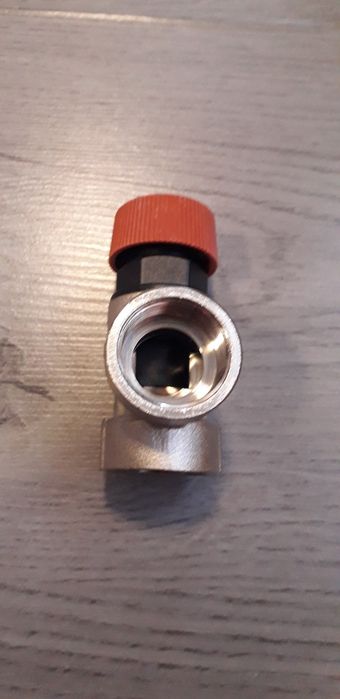 Клапан за налягане 6 бара.