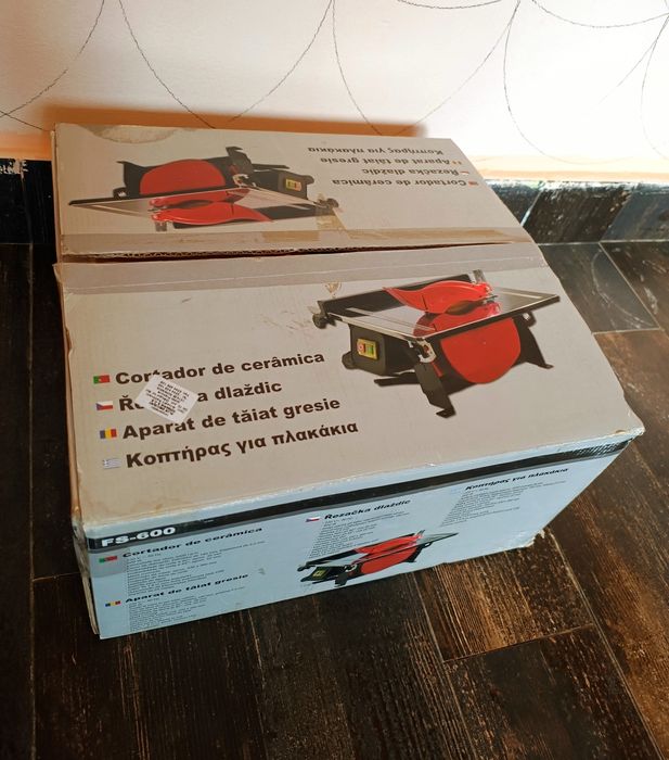 Aparat electric de tăiat gresie/faianță  600W, 180 mm, nefolosit