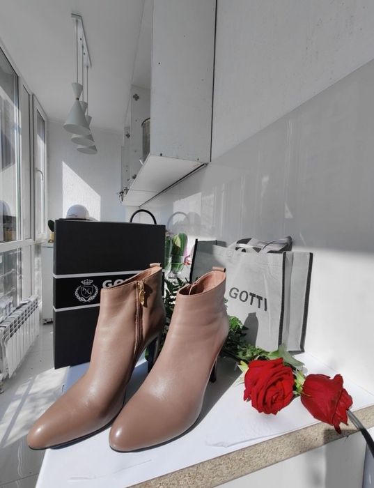 Полусапожки, қысқа қонышты былғары