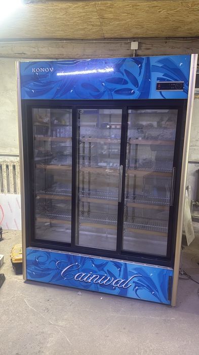 Витринный холодильник.