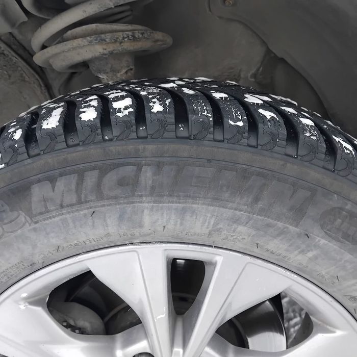 Продам шины зимние