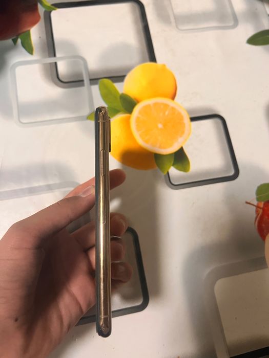 iPhone XS tegiga javob