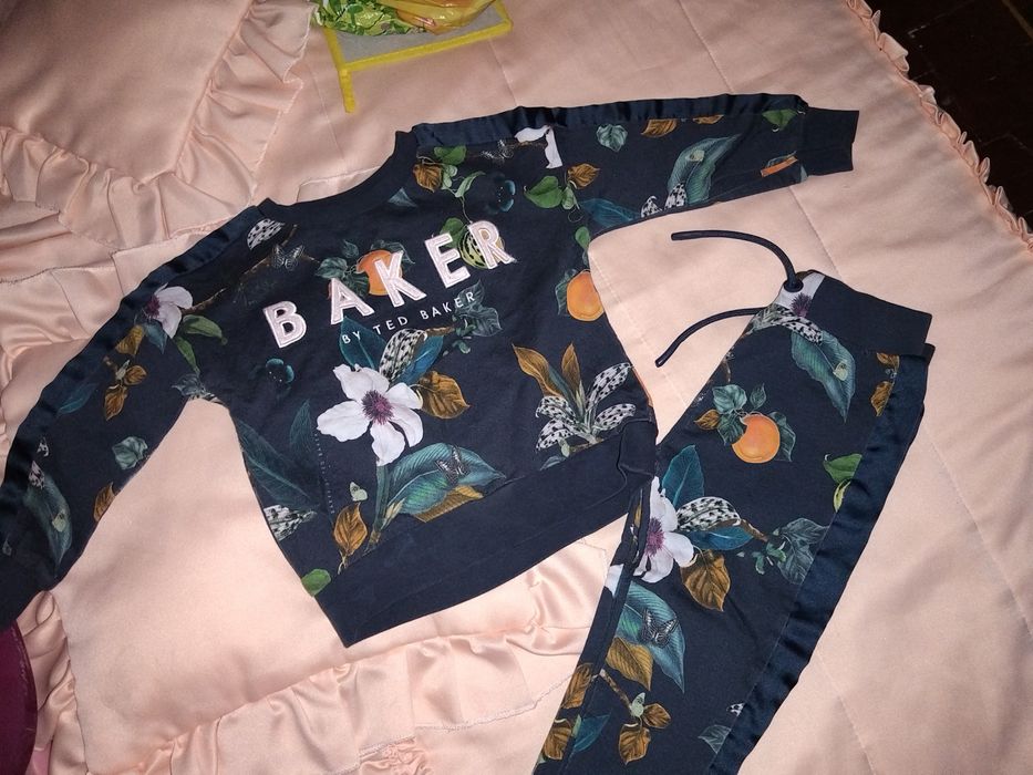 Ted baker 3-4г, 2-3г, 18-24  м