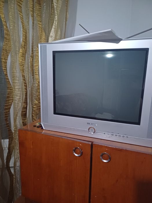 Продам телевизор