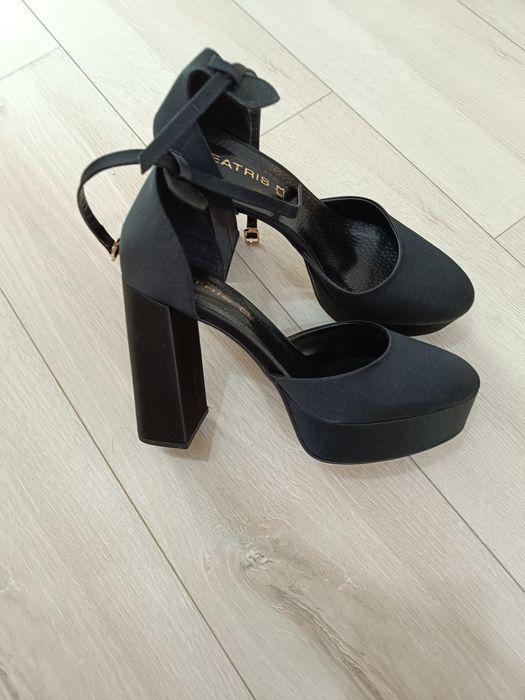 Официални обувки с висок ток и платформа