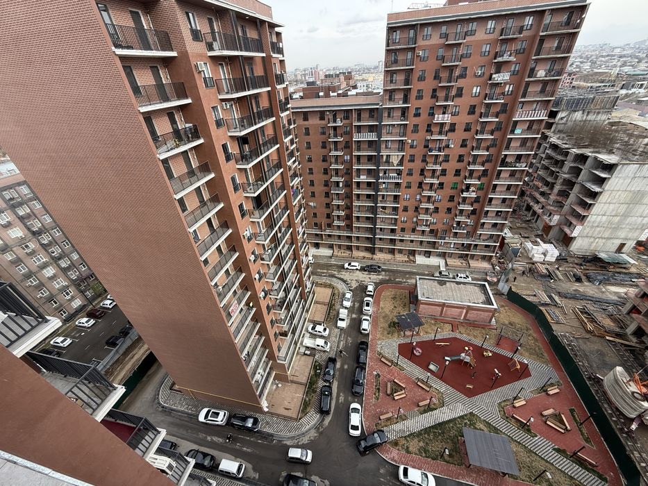 Срочно продам свою 1в2 ком. Кв. Ассалом сохил (Golden House)