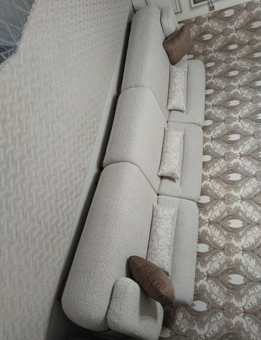 Срочно продам новый диван