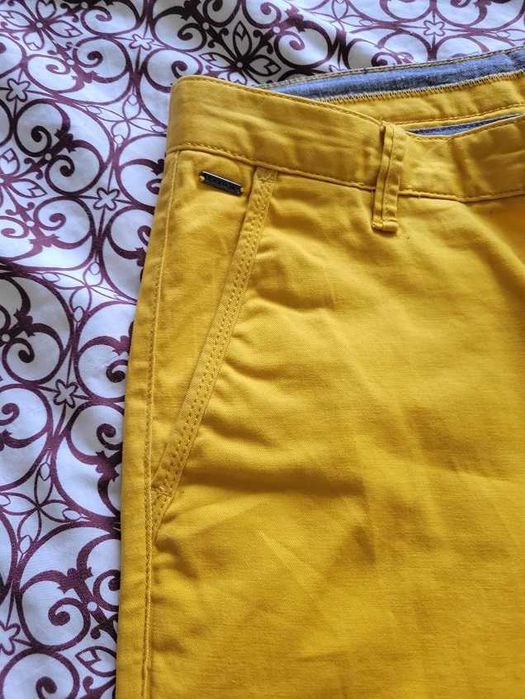 Blugi Pantaloni de bărbați Review L galben