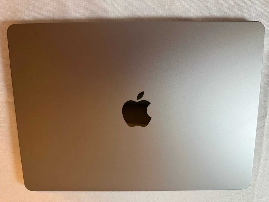 2022 Apple MacBook Air 13” M2