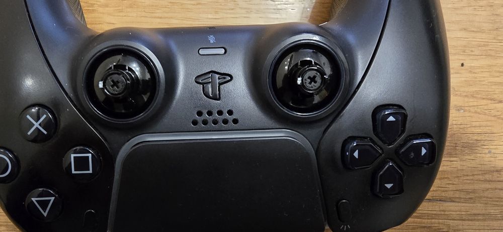 Controller PS5 + Gulit kit NS55 TMR Adjustable + ExtremeRate Rise 4