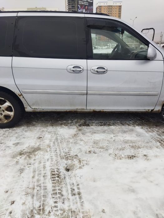 Продам Kia carnival