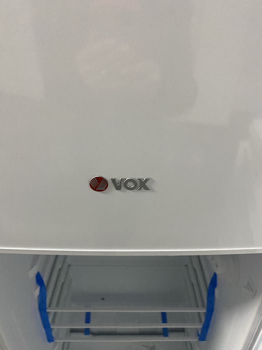 Хладилник с фризер VOX KG 2500 E