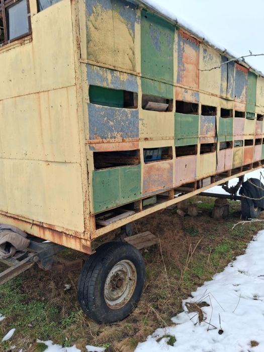 Vând vagon stupi fără acte