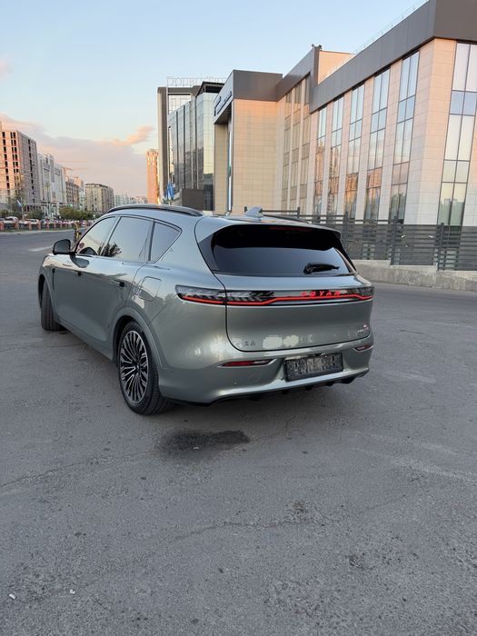 Voyah Free Plus. Привода полный AWD. 2026.