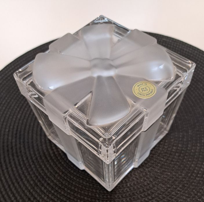 Bombiniera patrata din  cristal Bohemia