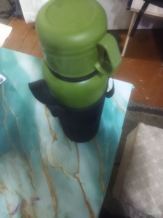 Продам новый термос 2,75 литров