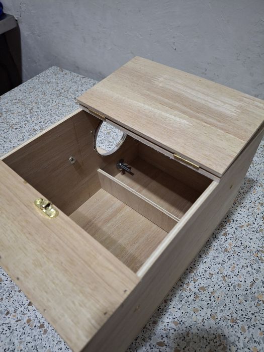 Продам знездо домик для попугаев